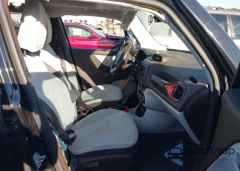 2015 Jeep Renegade Latitude z USA, uszkodzony, nr VIN ZACCJABT4FPB91416